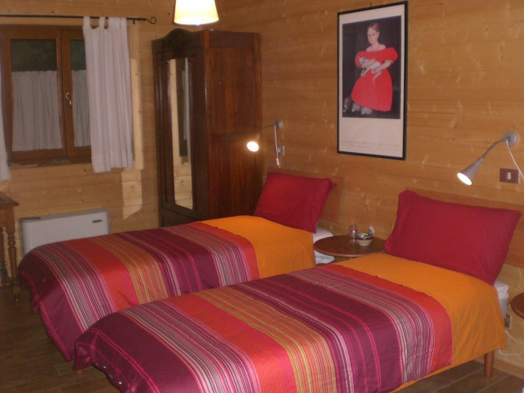 Pera Rionda Bed and Breakfast Caprie Værelse billede